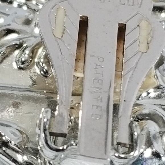 Sarah Cov. clip on patented one inch earrings 1.1437 - Picture 11 of 16